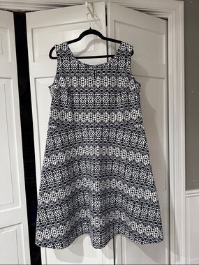 Talbots Black and White Patterned Knee Length Dress